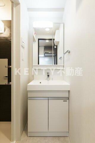 洗面設備　脱衣スペースもあります