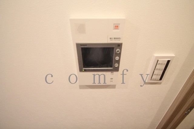 セキュリティ　モニター付きインターホン