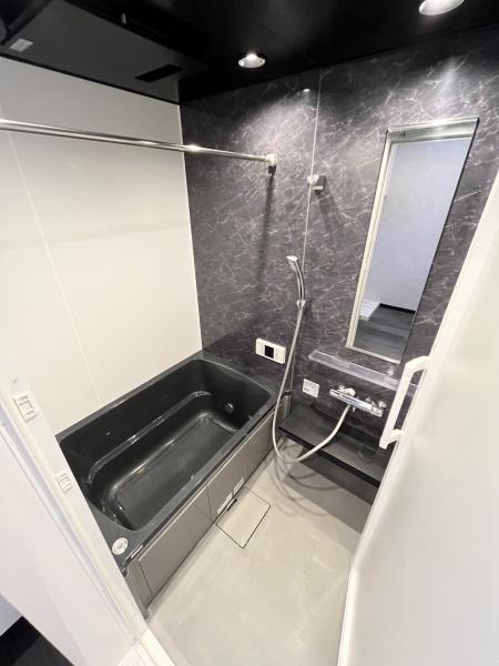 バス・シャワールーム　広々1坪タイプのバスルーム