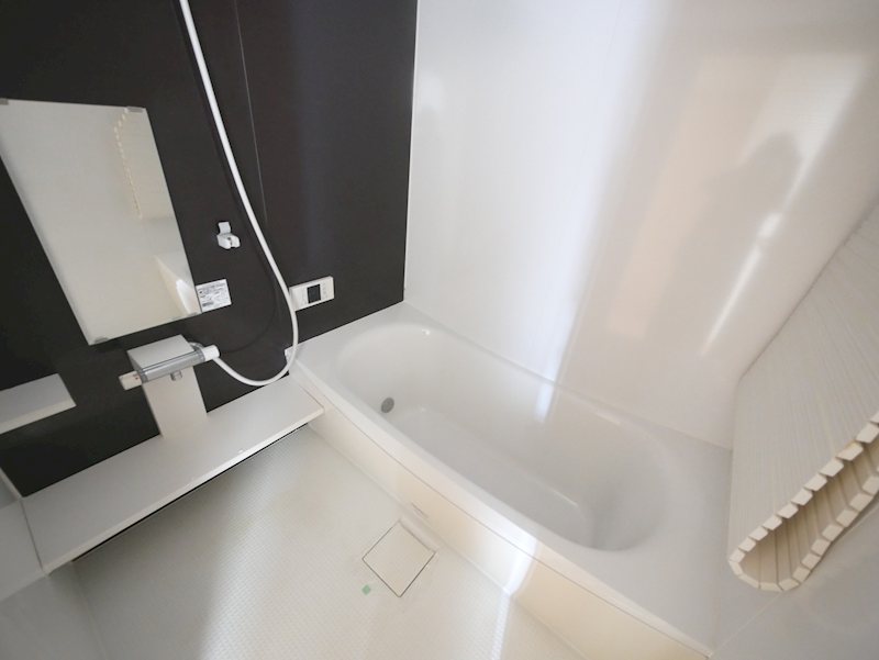 バス・シャワールーム　一坪風呂・追焚き給湯付き