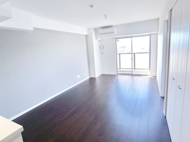 居室・リビング　☆明るいリビング☆