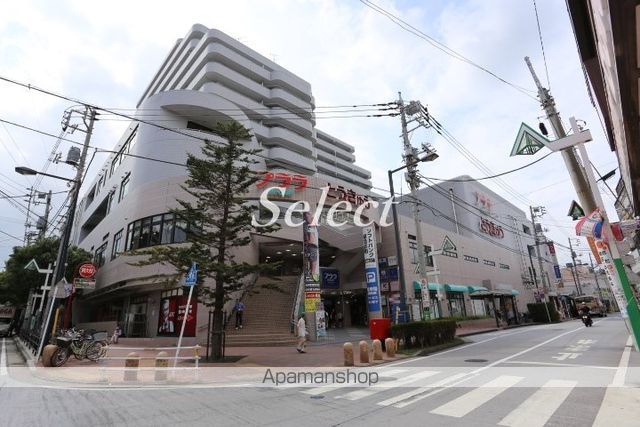 ショッピングセンター　プララ杉田（ショッピングセンター）まで600m