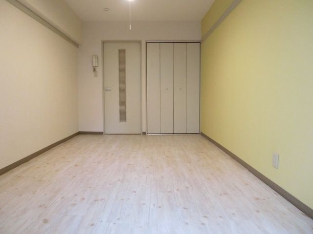 居室・リビング　バルコニーから見たお部屋