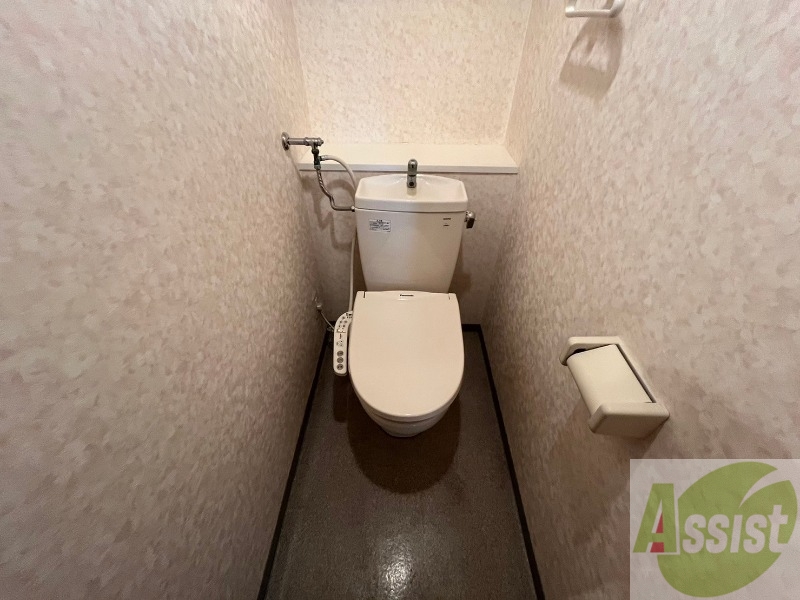 トイレ　トイレです。ウォシュレット付を探している方、おすすめです。