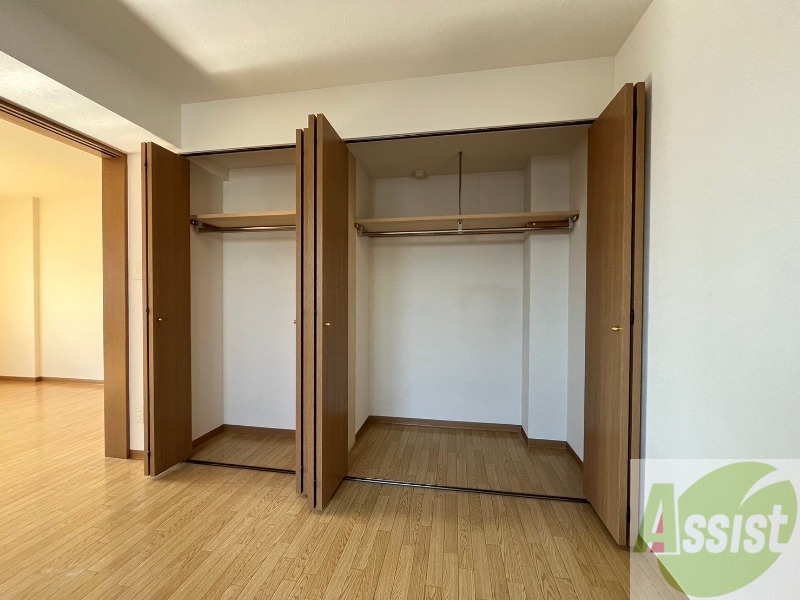 収納　寝室の収納です。部屋がすっきり片付きます。