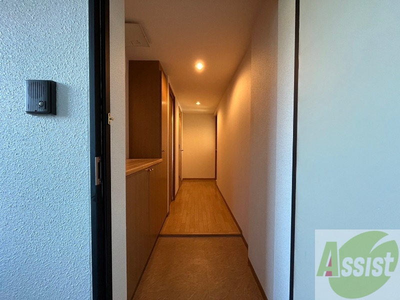 玄関　玄関にはシューズボックスもあって便利そう！