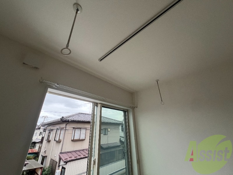 バルコニー　バルコニーがない為、室内物干しでお洗濯物を干して頂きます。