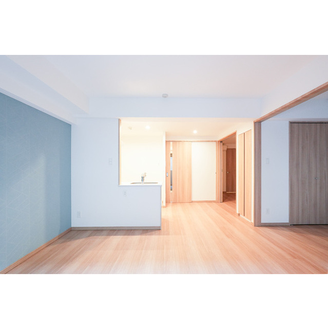 居室・リビング　アクセントカラーの壁紙♪