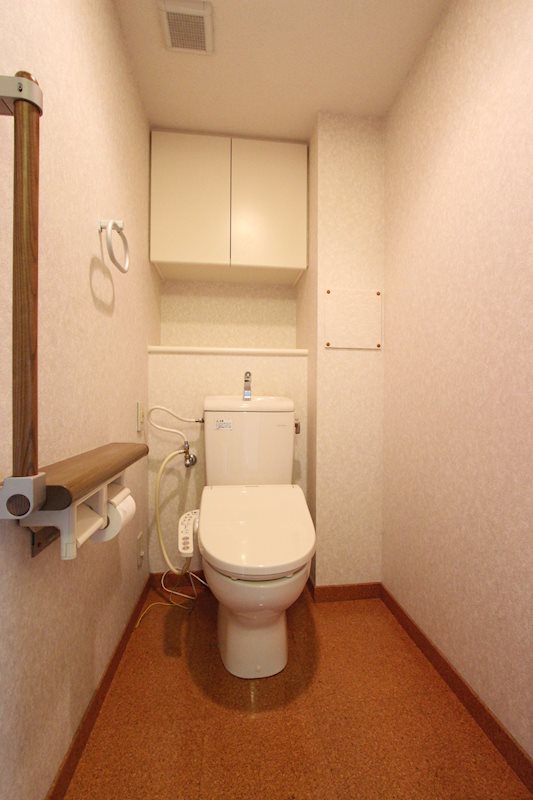 トイレ　温水洗浄暖房便座完備★