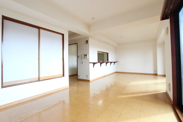 居室・リビング　リビングダイニングは開放的な17.9帖★