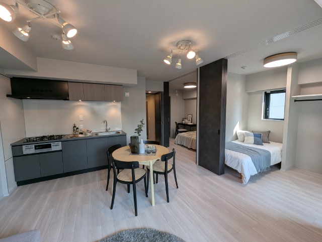 居室・リビング　家具類は撤去されます