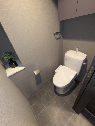 トイレ　家具類は撤去されます