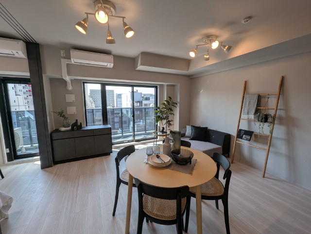 居室・リビング　家具類は撤去されます