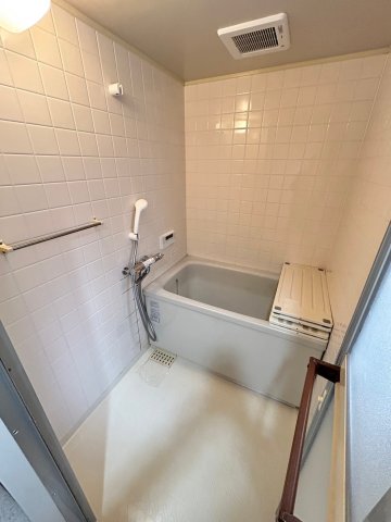 バス・シャワールーム　別号室の画像です。ご参考下さい