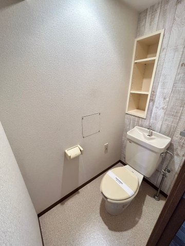 トイレ　別号室の画像です。ご参考下さい