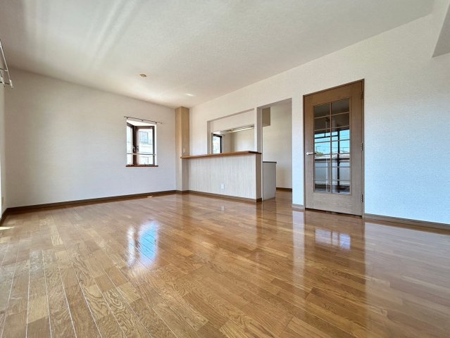 居室・リビング　別号室の画像です。ご参考下さい