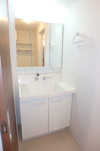 洗面設備　洗髪洗面化粧台