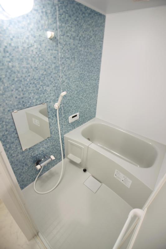 バス・シャワールーム　追い焚き機能付きバス