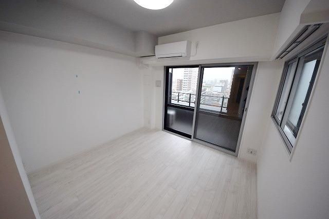 居室・リビング　★白色をベースとした綺麗なお部屋です♪★