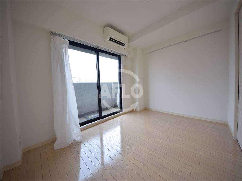 居室・リビング　KDXレジデンス難波南　開放的な室内