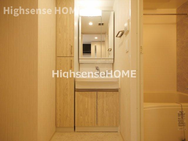 洗面設備　コンパクトで使いやすい洗面所