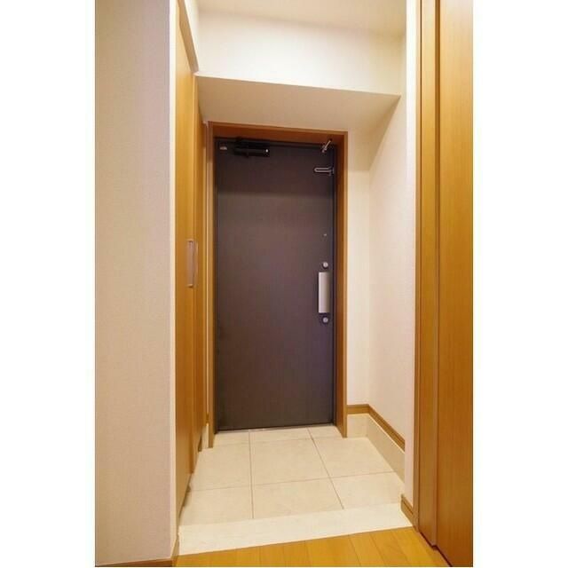 玄関　（別タイプ参考写真）ミリアレジデンス東池袋　豊島区東池袋４