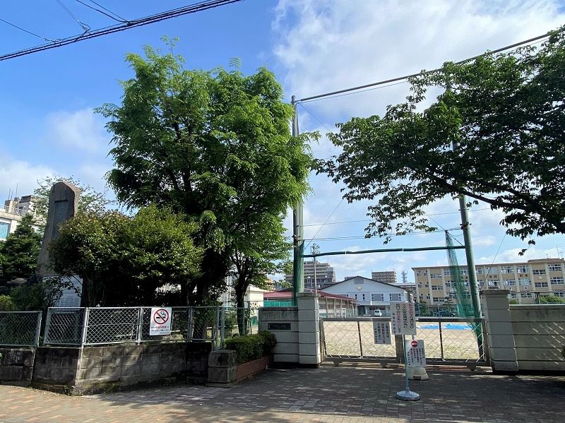 中学校　甲南中学校（中学校）まで467m