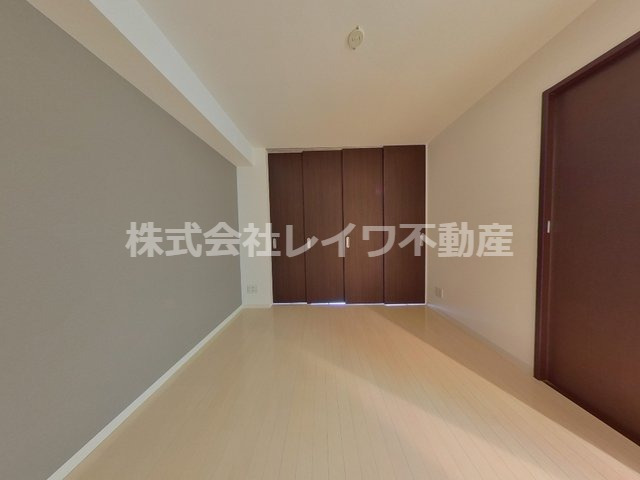 居室・リビング　明るい洋室です