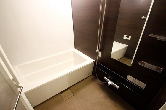 バス・シャワールーム　※別部屋の写真です