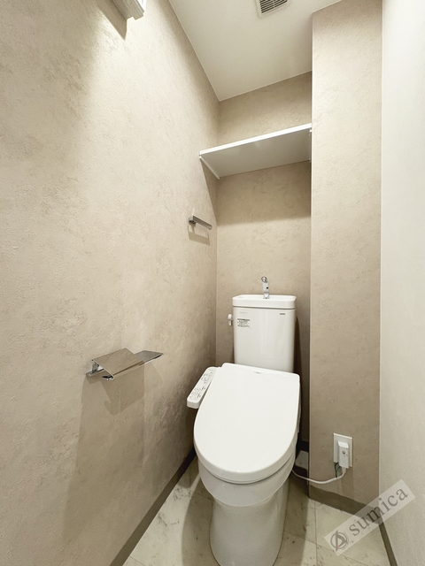 トイレ　温水洗浄便座