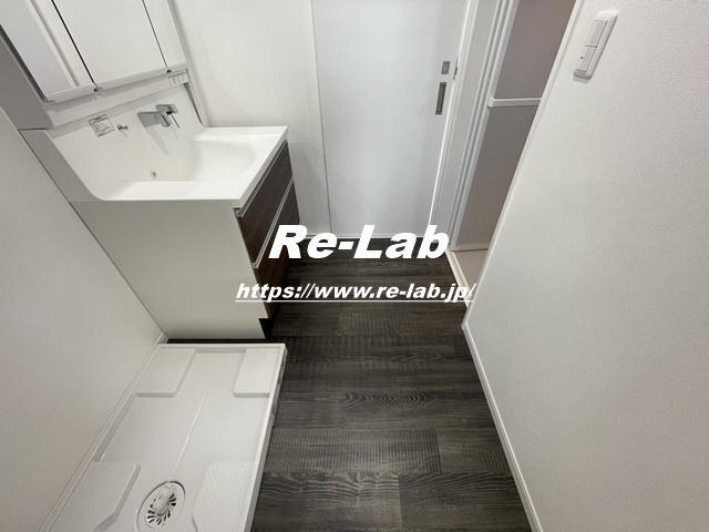 洗面設備　※参考として他のお部屋の写真