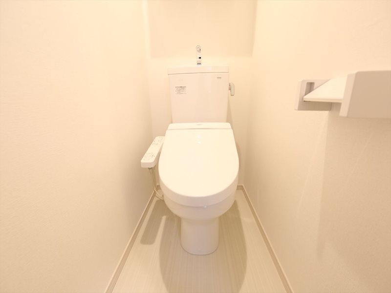 トイレ　温水洗浄暖房便座付トイレ　同仕様写真