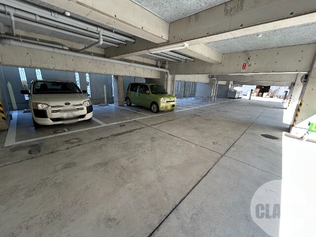 駐車場　敷地内駐車場