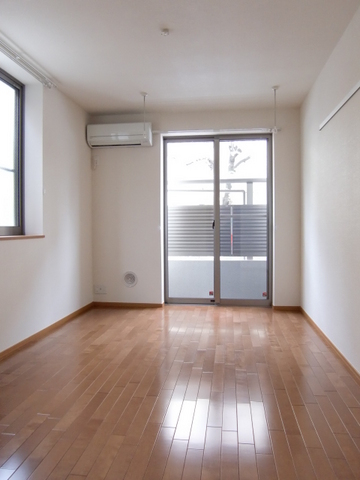 居室・リビング　フローリング２面採光