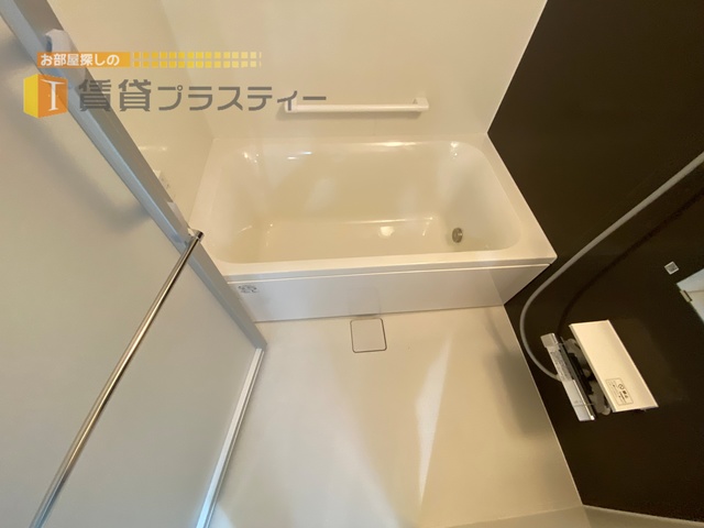 バス・シャワールーム　１日の疲れをバスルームでゆっくりと…。