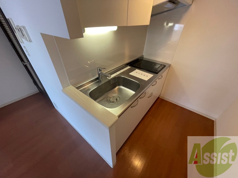 キッチン　こちらはキッチン。調理スペースもあり使いやすそうです。