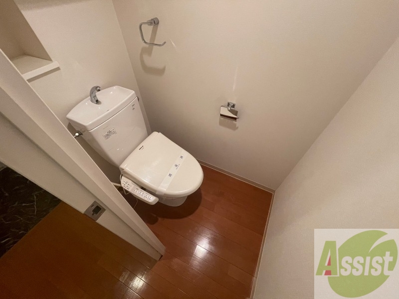 トイレ　こちらはトイレです。清潔感があり、安心して使用できます。