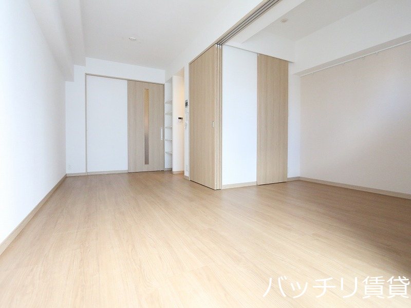 居室・リビング　別号室タイプの為、現状を優先いたします