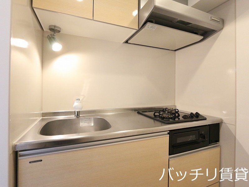 キッチン　別号室タイプの為、現状を優先いたします