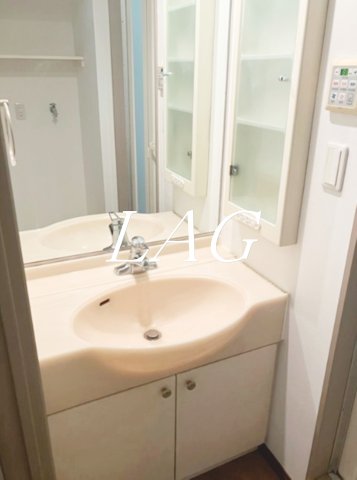 洗面設備　独立洗面台です。