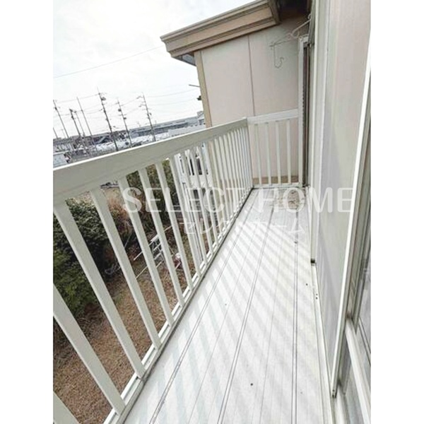 バルコニー　お洗濯にも便利なバルコニー付き