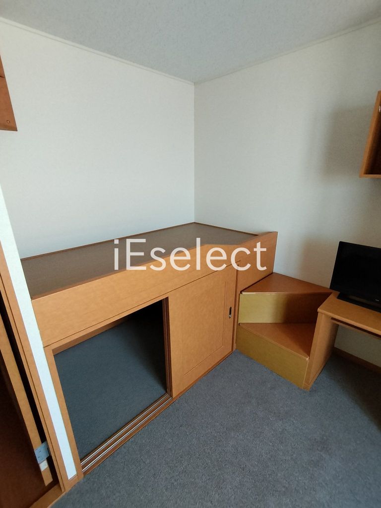 その他部屋・スペース　ベッド下のスペースは収納になっています