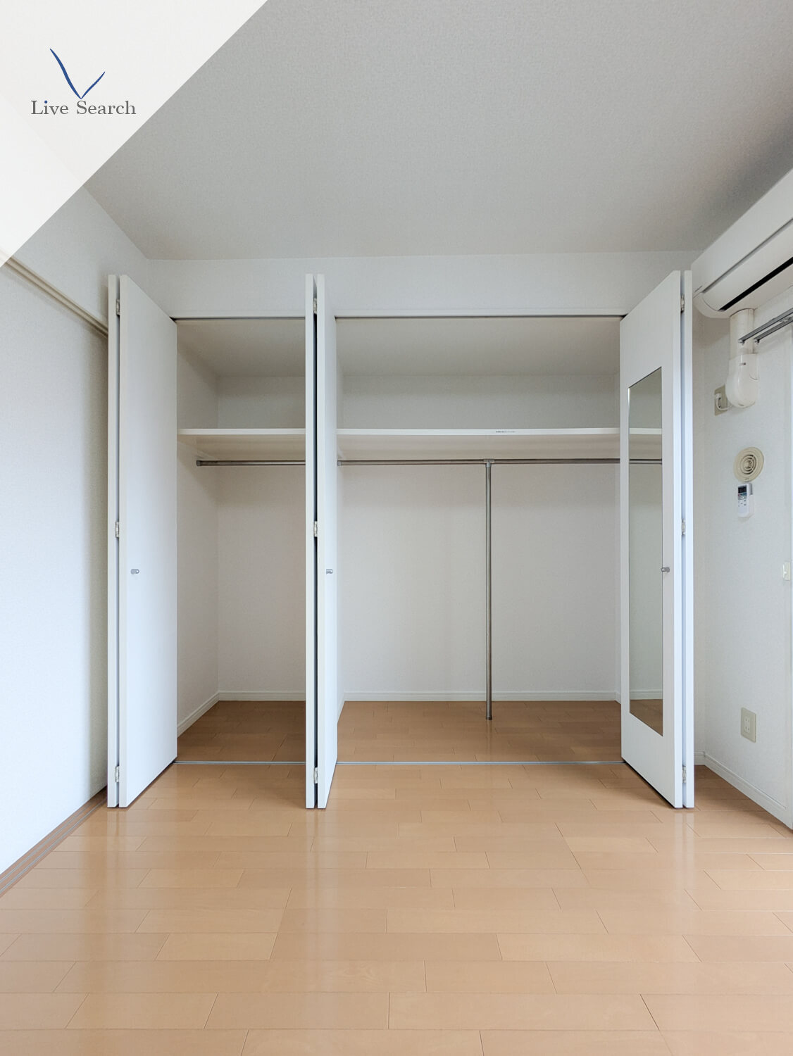 収納　写真は別号室です。現況優先になります。