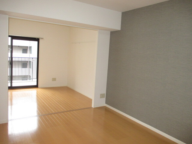 居室・リビング　写真は別号室です。現況優先になります。