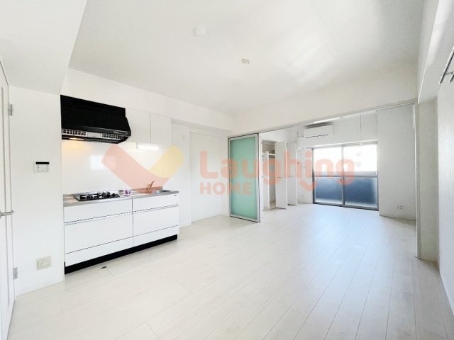 居室・リビング　こちらの居間で趣味の時間をお楽しみください