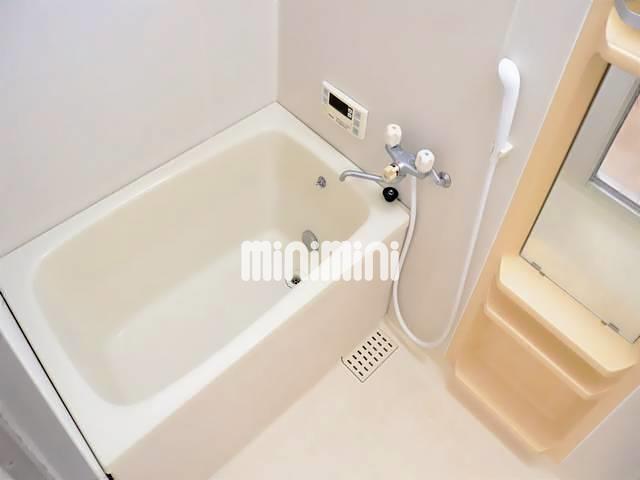 バス・シャワールーム　追い焚機能付きのバスです。