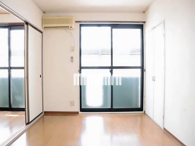 居室・リビング　南側に窓があり明るいお部屋です。