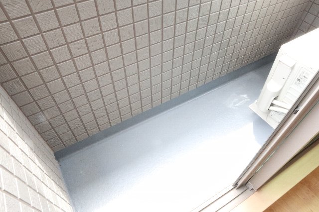 バルコニー　お洋服もしっかりかわきます