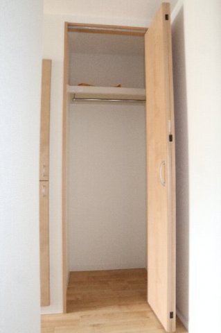 収納　お洋服もたくさんしまえますよ