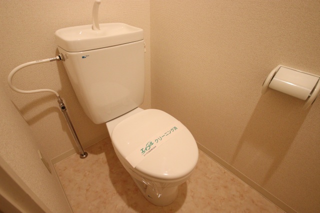 トイレ　※別室の参考写真の為、現況優先です。